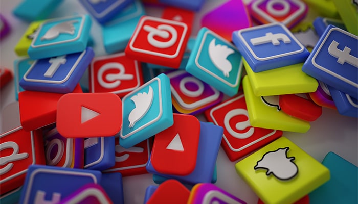 Bahaya Penggunaan Media Sosial Secara Berlebihan