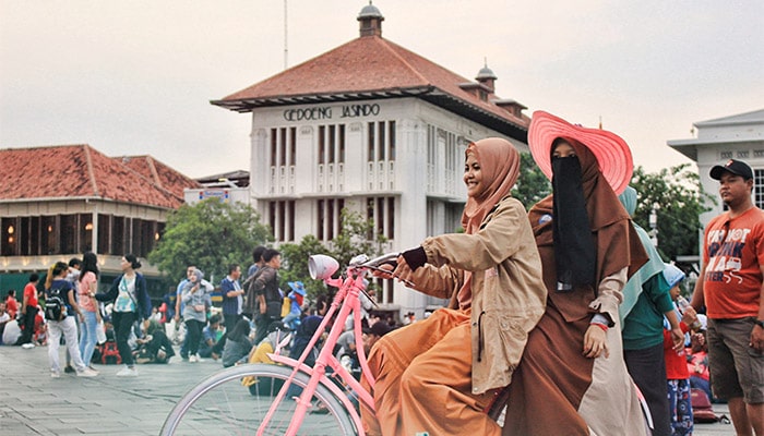 Lagi Gowes? Jangan Lupa Berkunjung ke Spot Foto di Jakarta Ini!