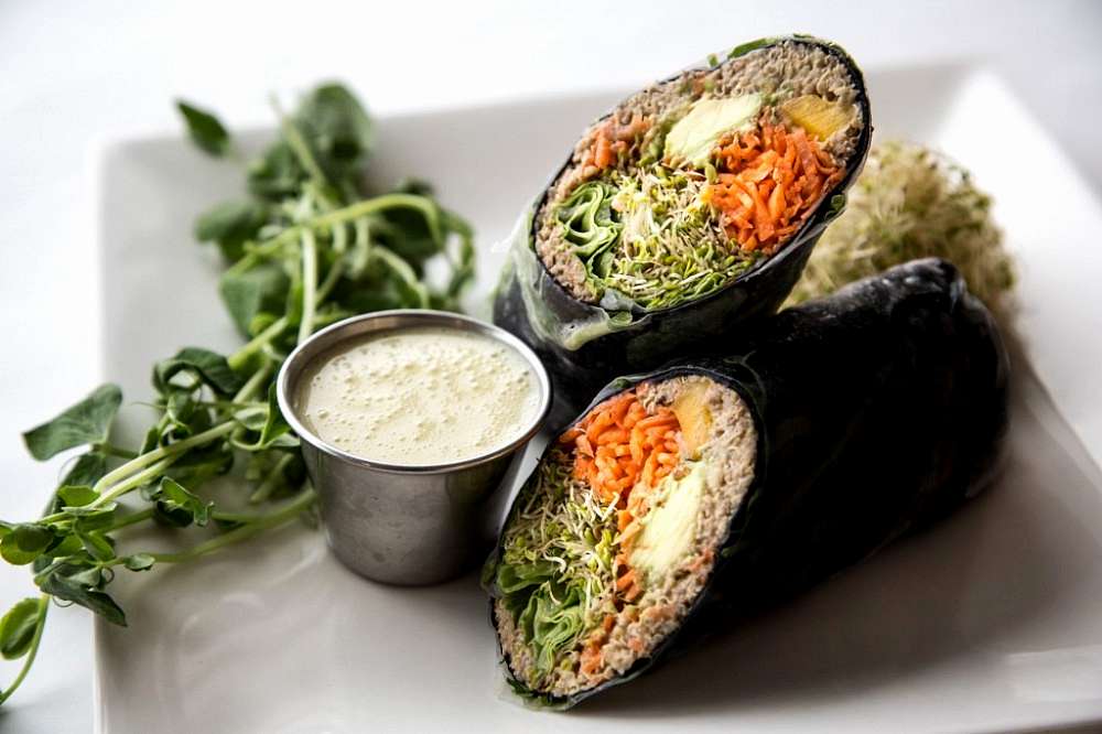 Tetap Makan Sehat Walaupun Sering Makan di Luar